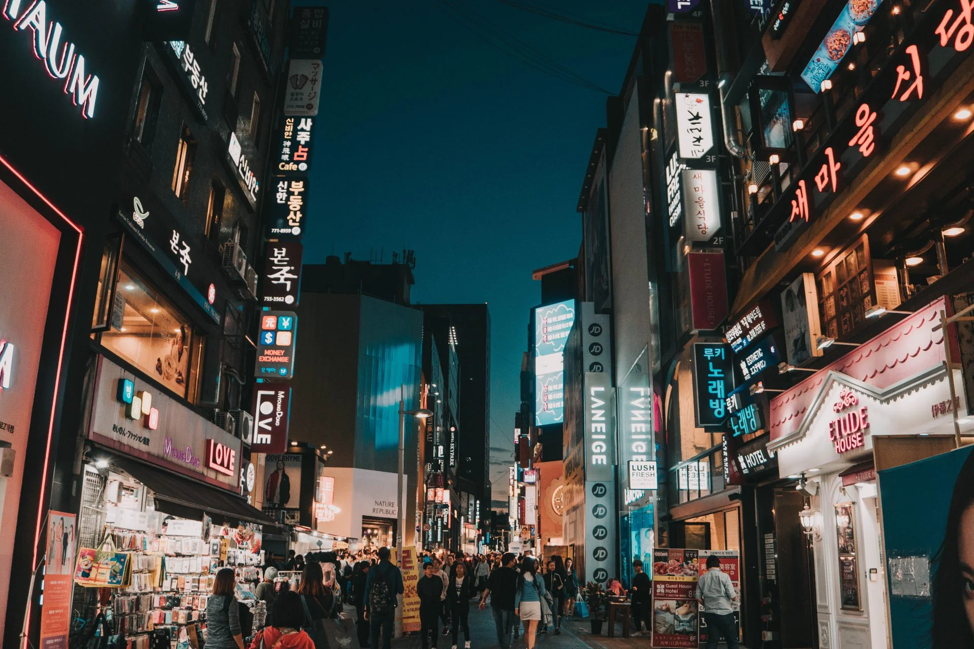 Busy shopping street of Seoul