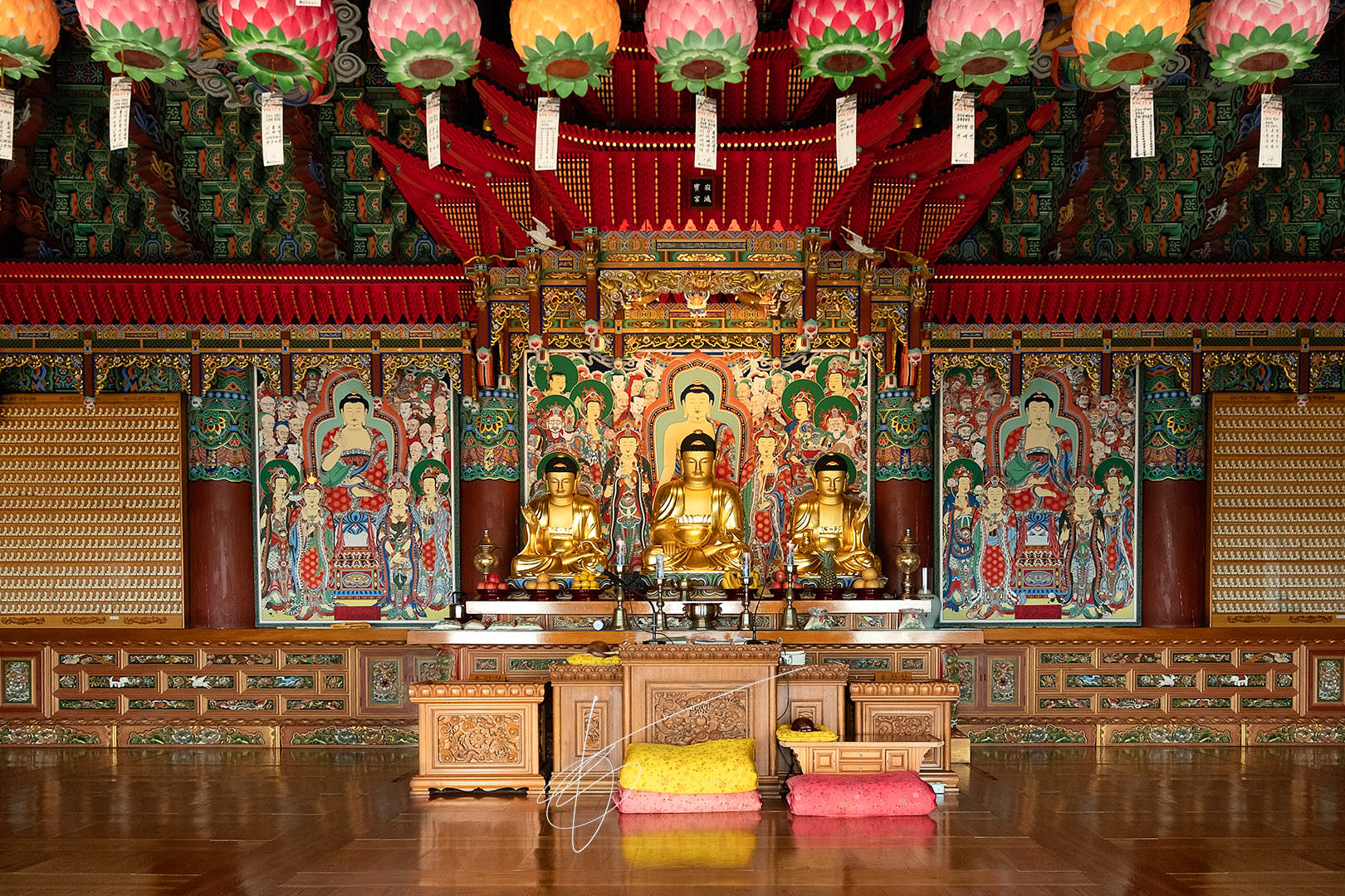 Art inside the coastline Buddhist temple of Busan