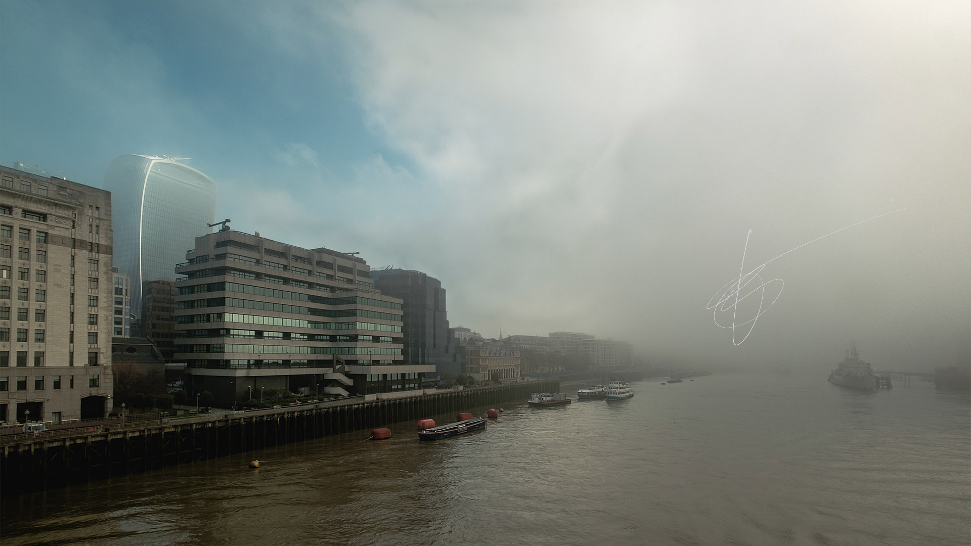 A photo of the fog from London Bridge