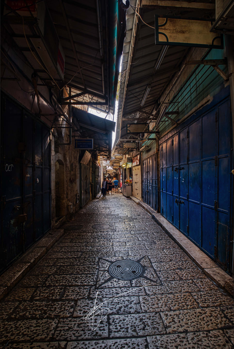 Jerusalem Light, alleyways