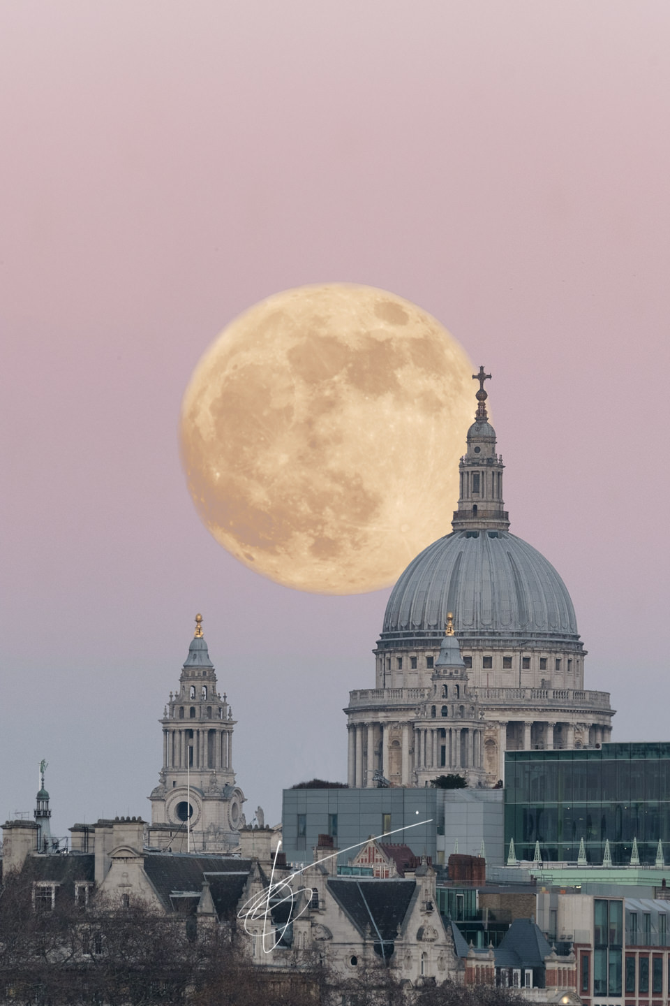 astronomy calendar 2020, full moon supermoon behind st paul