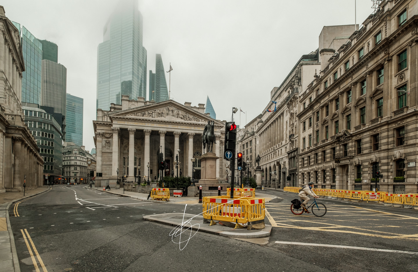 Coronavirus Covid London lockdown: Bank