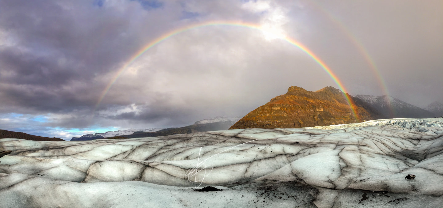Double rainbow in Iceland with the iPhone 6 Plus, comparing with Fujifilm