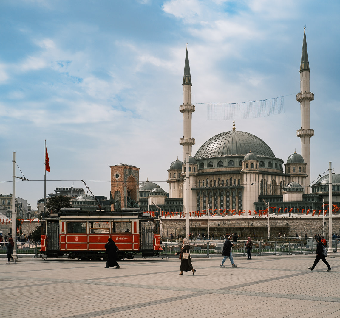 Istanbul Travel Guide and Photo Zine