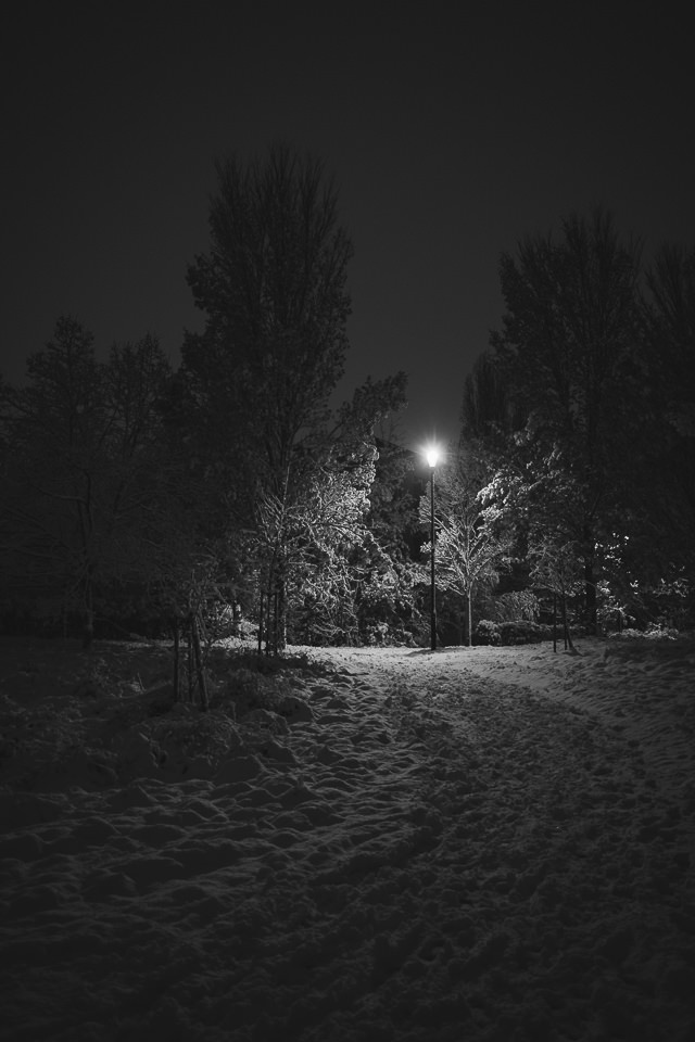 Xmas snow in London, Mile End park at night
