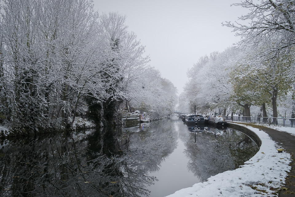 Xmas snow in London, Victoria Park, Regent's Canal