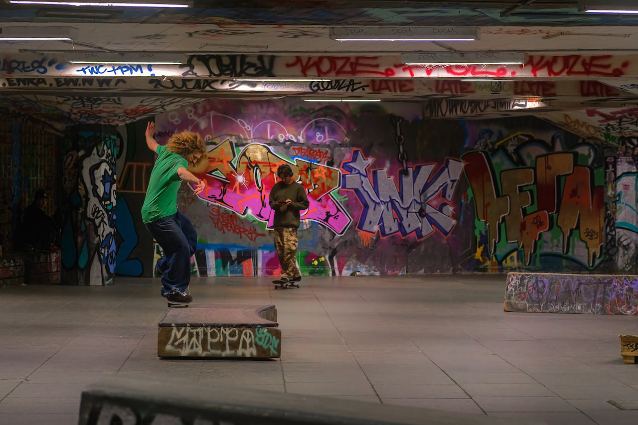 Skateboarders in London, photography in low light