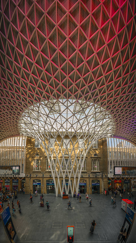 Fujfiilm 8mm lens, St Pancras station London